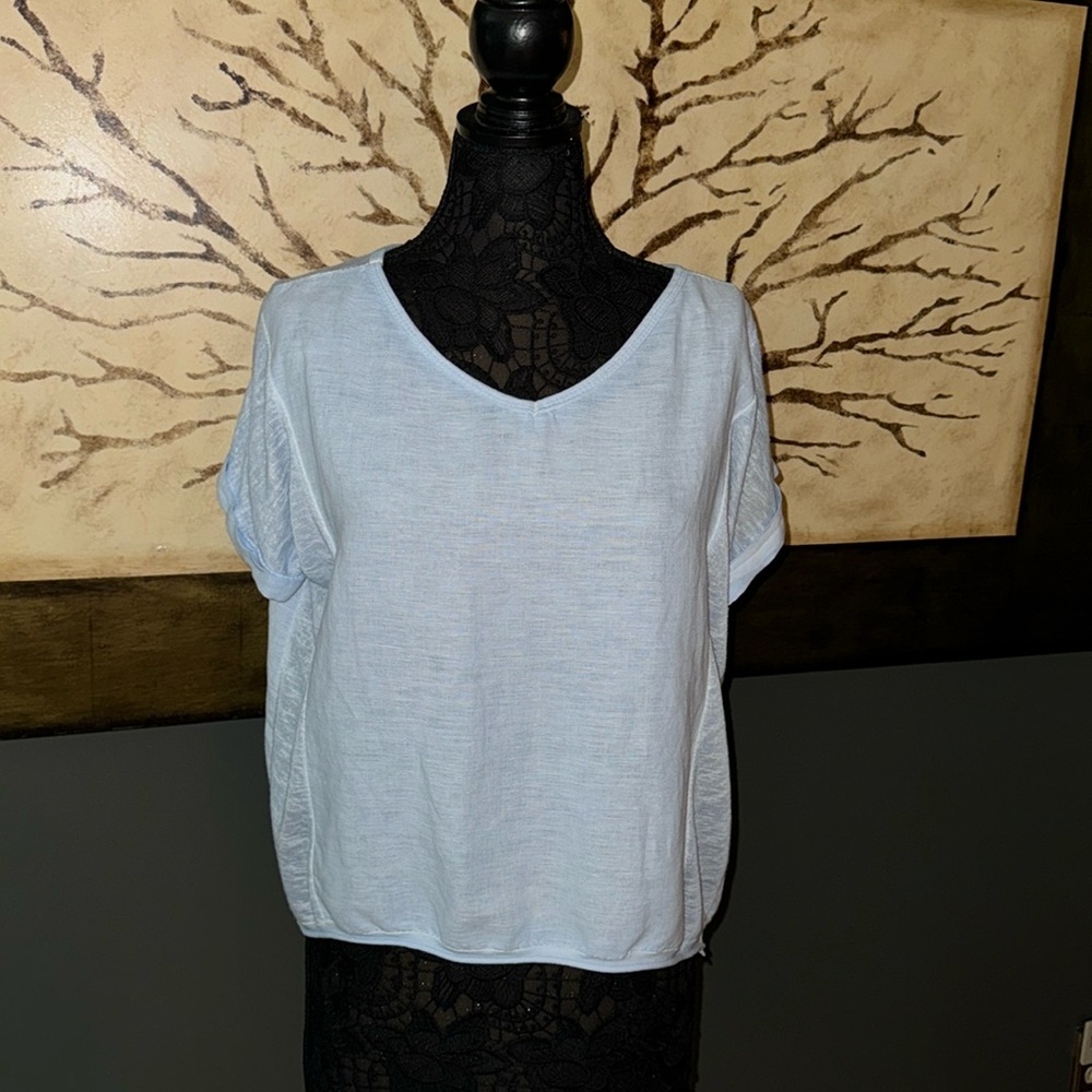 100% Linen High Low Tee in Sky Blue!